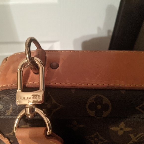 Louis Vuitton Garment Bag - Picture 9 of 16